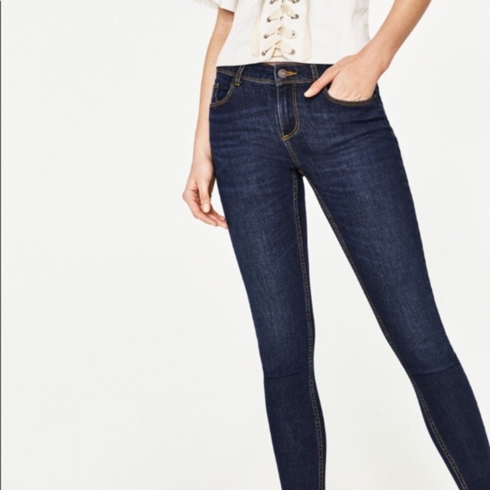 *NEW* ZARA Midrise Dark Wash Skinny Jeans